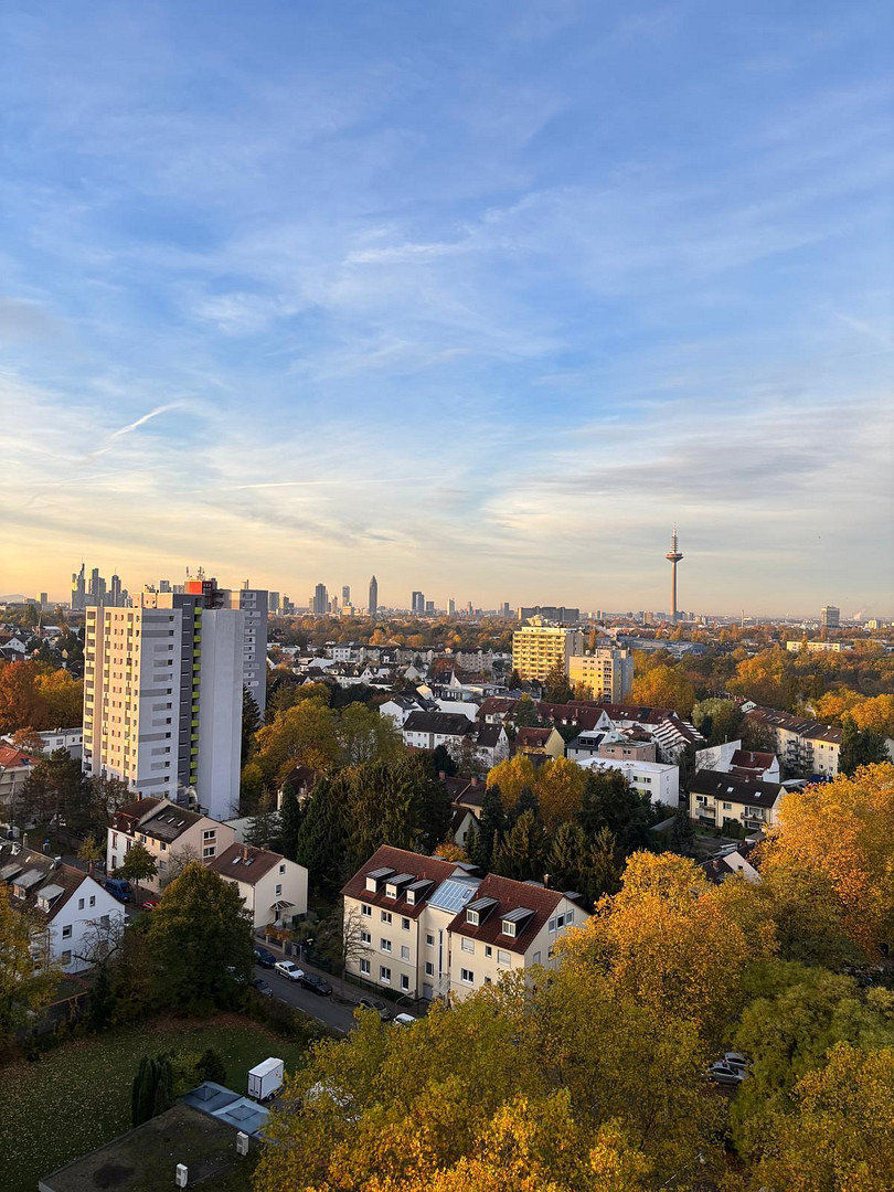Über den Dächern Frankfurts: 2-Zimmer-Wohnung im 15. OG mit Skylineblick & Balkon – 60435 Frankfurt am Main(Eckenheim) – Vorschaubild 2