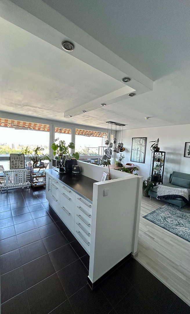 Über den Dächern Frankfurts: 2-Zimmer-Wohnung im 15. OG mit Skylineblick & Balkon – 60435 Frankfurt am Main(Eckenheim) – Vorschaubild 3