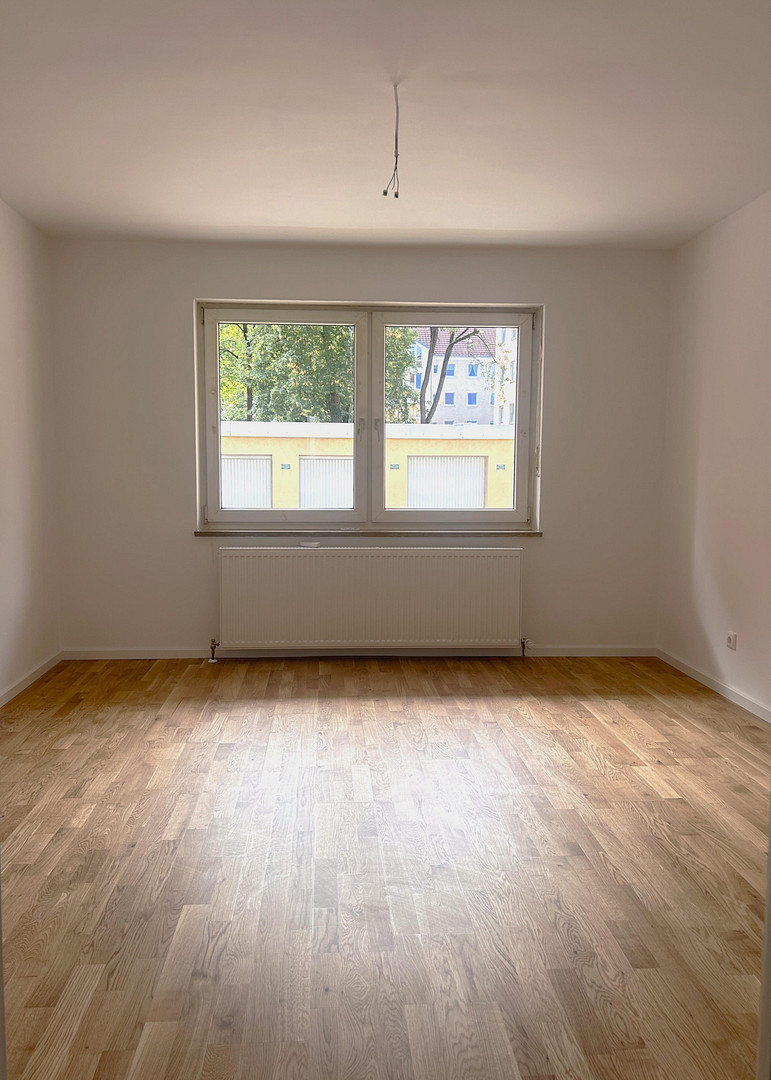 Sanierte helle 3 Zimmerwohnung mit Balkon – 80807 München(Milbertshofen) – Vorschaubild 2