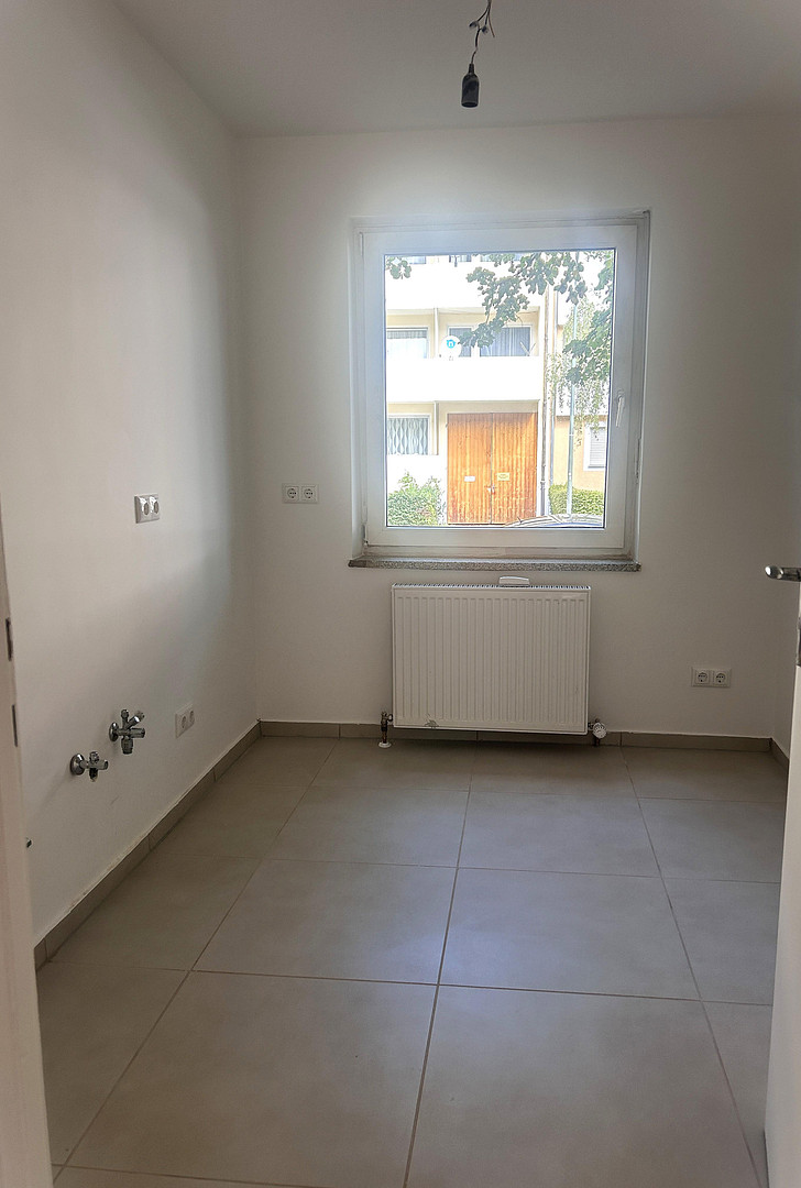 Sanierte helle 3 Zimmerwohnung mit Balkon – 80807 München(Milbertshofen) – Vorschaubild 6