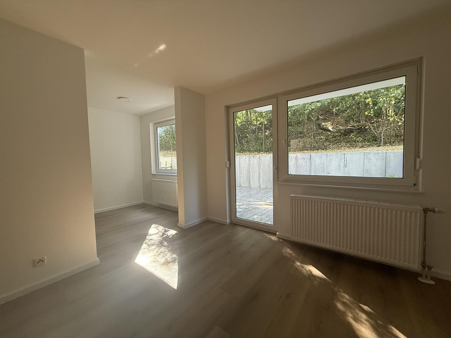 Modern sanierte 2-ZKB-Erdgeschosswohnung mit großer Terrasse am Betzenberg – 67663 Kaiserslautern – Vorschaubild 3
