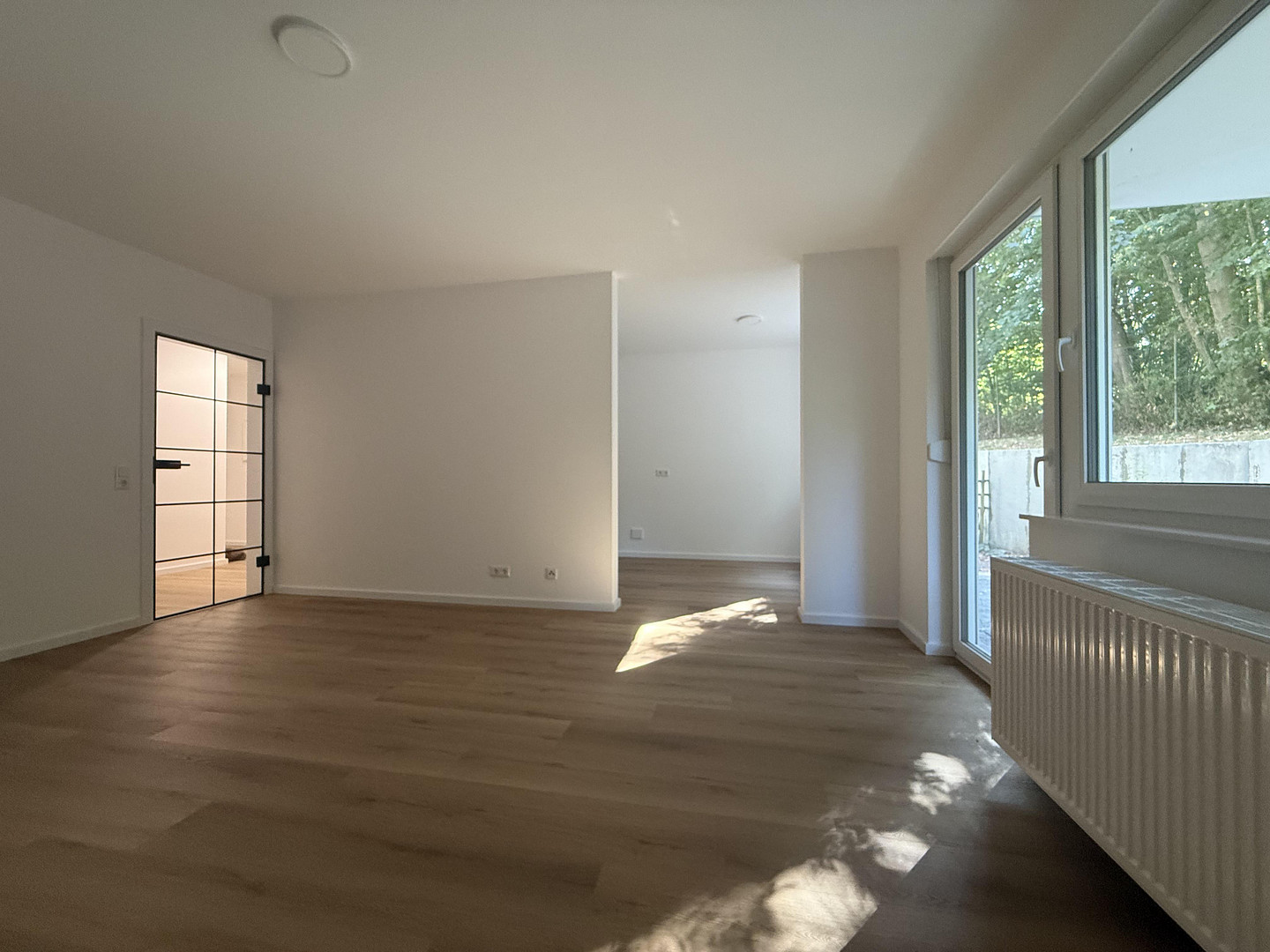 Modern sanierte 2-ZKB-Erdgeschosswohnung mit großer Terrasse am Betzenberg – 67663 Kaiserslautern – Vorschaubild 4