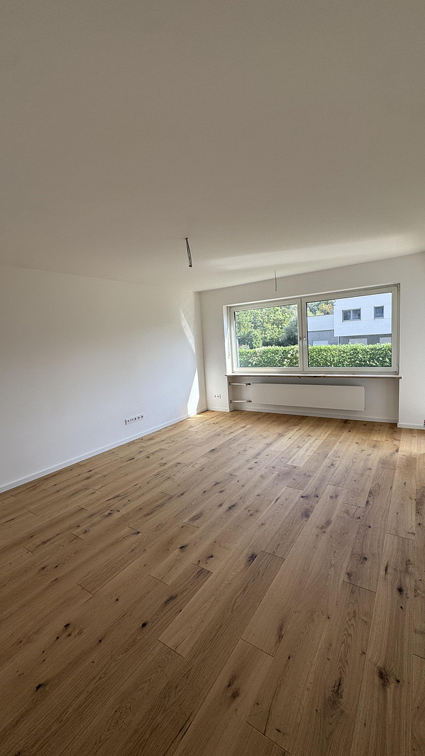 Komplett saniert: 3 Zimmer, Echtholzparkett, großer Balkon, Wärmempumpe – provisionsfrei – 85356 Freising – Vorschaubild 3
