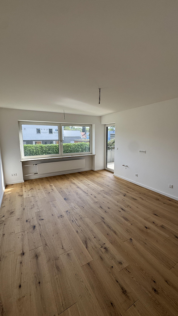 Komplett saniert: 3 Zimmer, Echtholzparkett, großer Balkon, Wärmempumpe – provisionsfrei – 85356 Freising – Vorschaubild 2