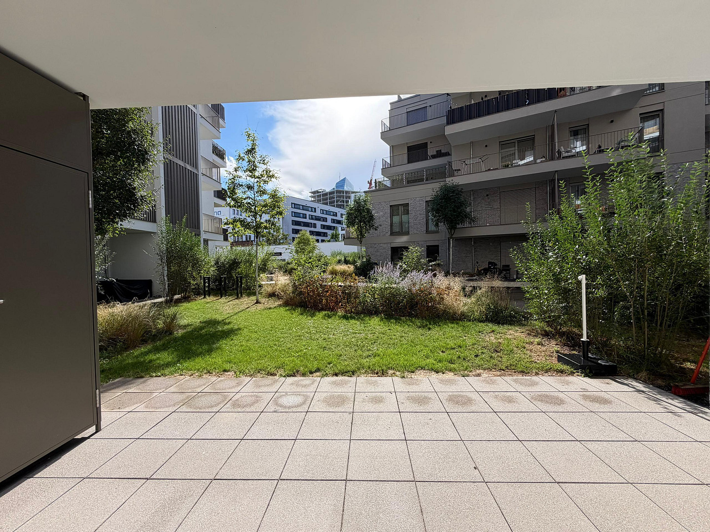 Zentrale 2-Zimmer-Wohnung mit Terrasse nahe EZB und Ostbahnhof – 60314 Frankfurt(Ostend) – Vorschaubild 2