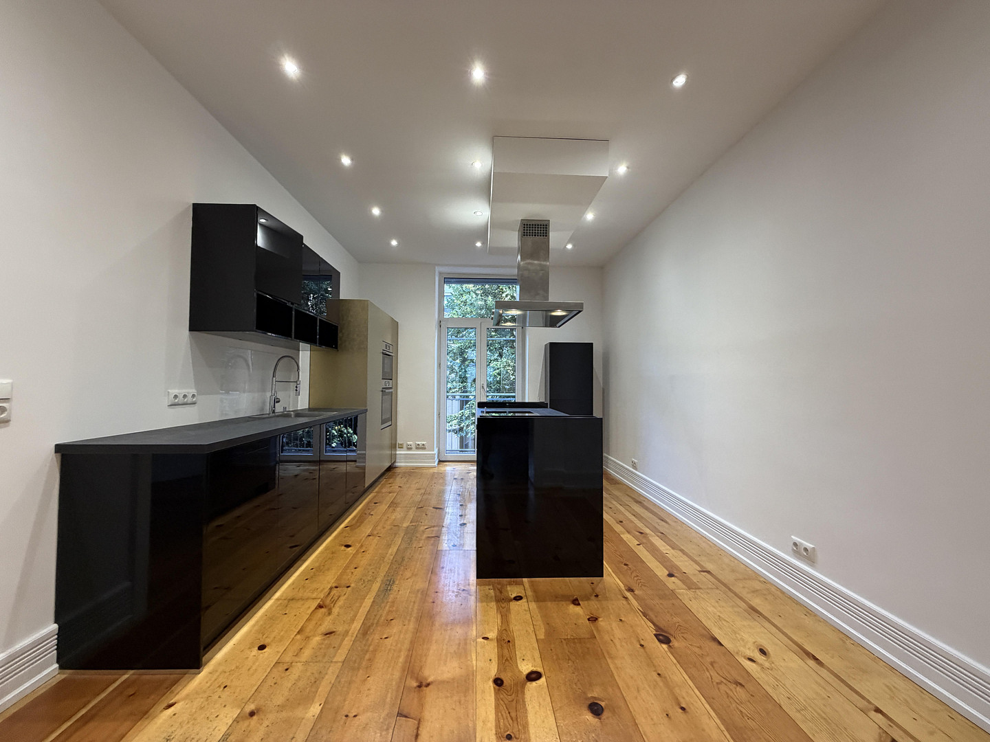 3,5-Zimmer-Altbauwohnung im Nordend mit Balkon, EBK und 3m hohen Decken – 60318 Frankfurt am Main(Nordend) – Vorschaubild 18