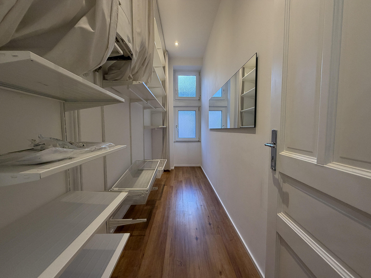 3,5-Zimmer-Altbauwohnung im Nordend mit Balkon, EBK und 3m hohen Decken – 60318 Frankfurt am Main(Nordend) – Vorschaubild 8