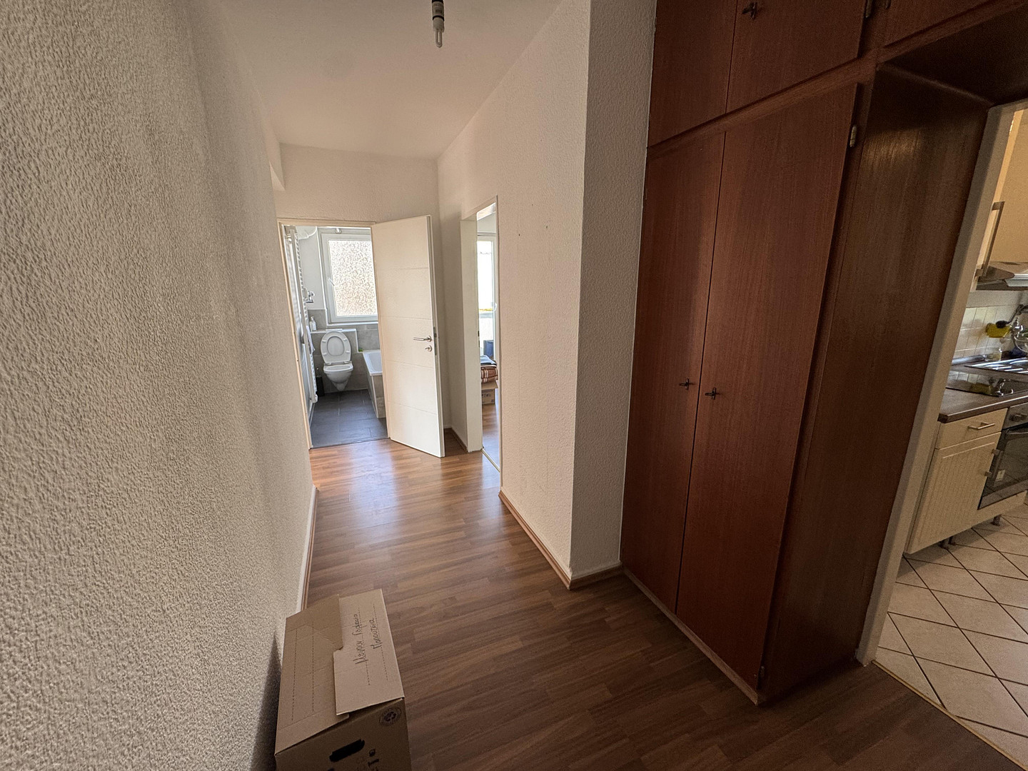 Lichtdurchflutete 2-Zimmer-Wohnung mit zwei Balkonen – 60488 Frankfurt am Main(Hausen) – Vorschaubild 13