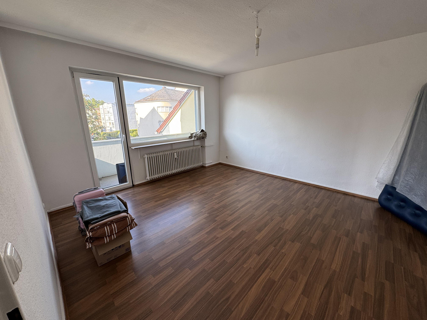 Lichtdurchflutete 2-Zimmer-Wohnung mit zwei Balkonen – 60488 Frankfurt am Main(Hausen) – Vorschaubild 2