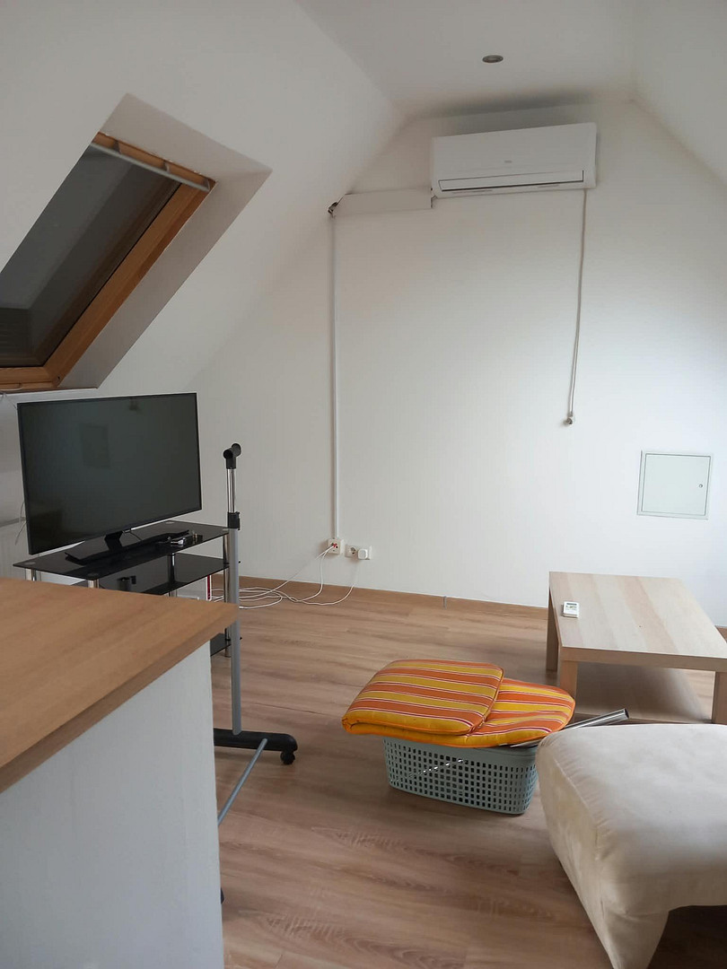 Dachgeschosswohnung über 2 Etagen in Düsseldorf nähe Stadtmitte zu vermieten – 40476 Düsseldorf(Derendorf) – Vorschaubild 2