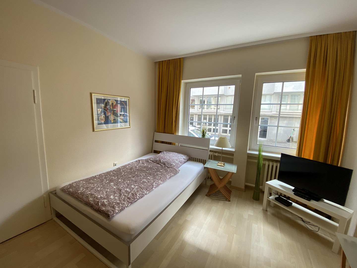 Schicke Single Wohnung (möbliert) nähe Japanviertel – 40211 Düsseldorf(Stadtmitte) – Vorschaubild 2