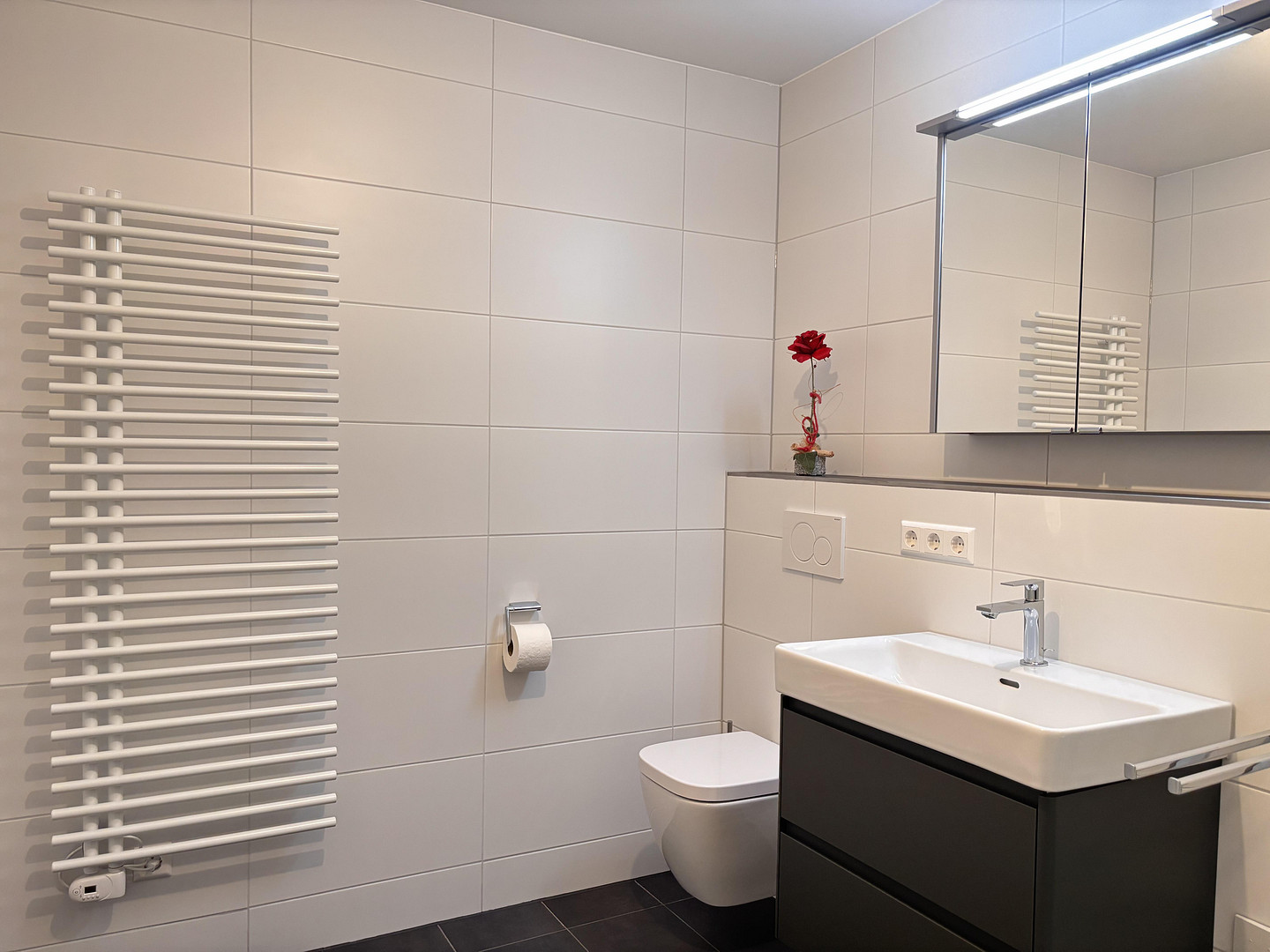Helle 2-Zimmer-Neubau-Wohnung mit Küche, Balkon und 2 Stellplätzen in Nürtingen-Oberensingen – 72622 Nürtingen-Oberensingen(Oberensingen) – Vorschaubild 9
