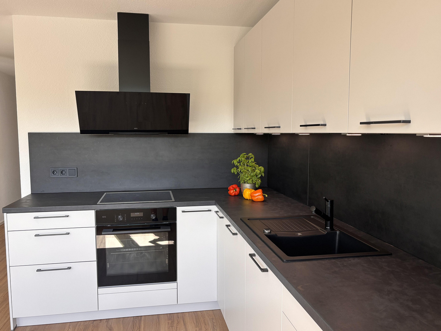 Helle 2-Zimmer-Neubau-Wohnung mit Küche, Balkon und 2 Stellplätzen in Nürtingen-Oberensingen – 72622 Nürtingen-Oberensingen(Oberensingen) – Vorschaubild 2