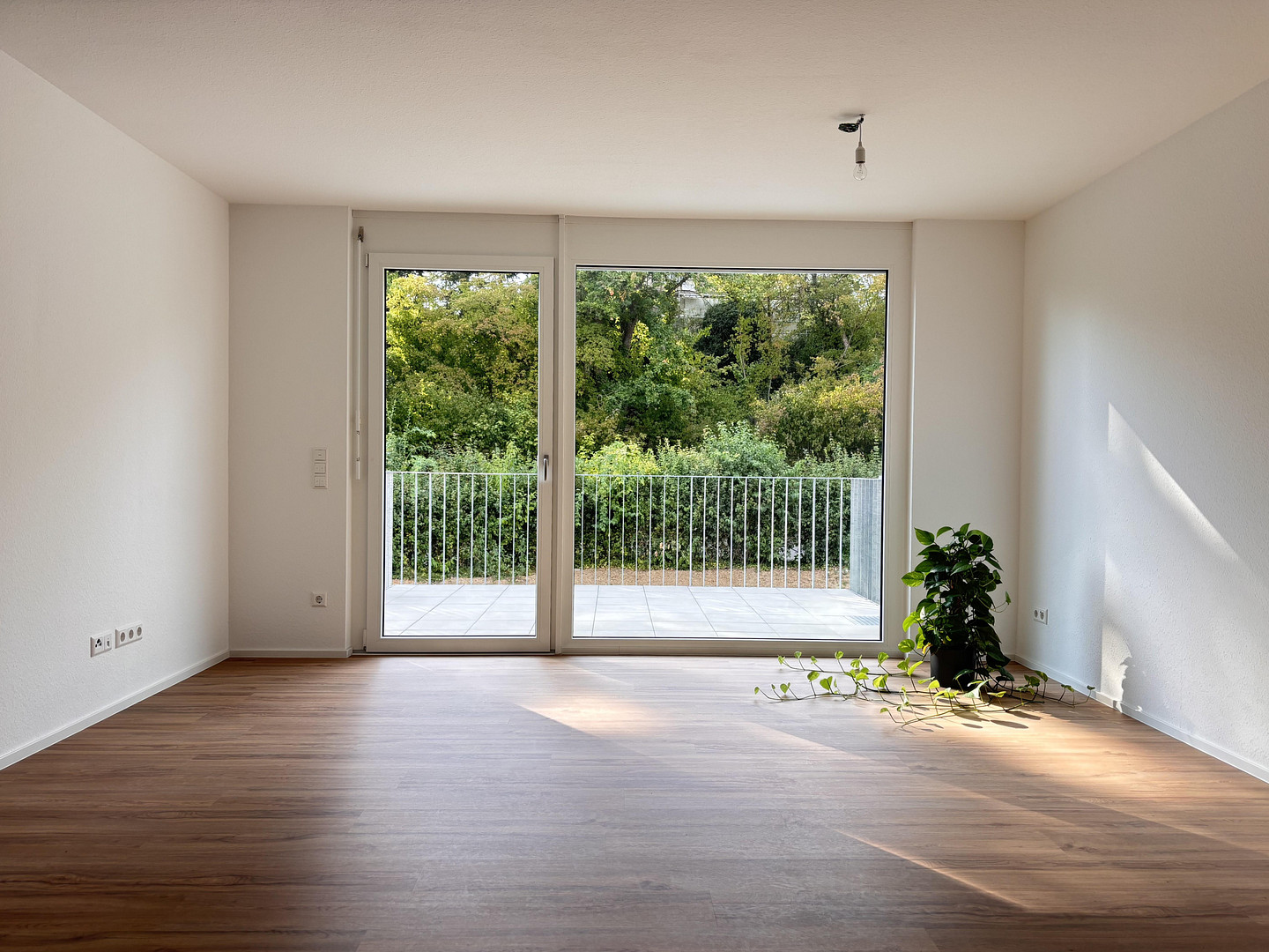 Helle 2-Zimmer-Neubau-Wohnung mit Küche, Balkon und 2 Stellplätzen in Nürtingen-Oberensingen – 72622 Nürtingen-Oberensingen(Oberensingen) – Vorschaubild 6