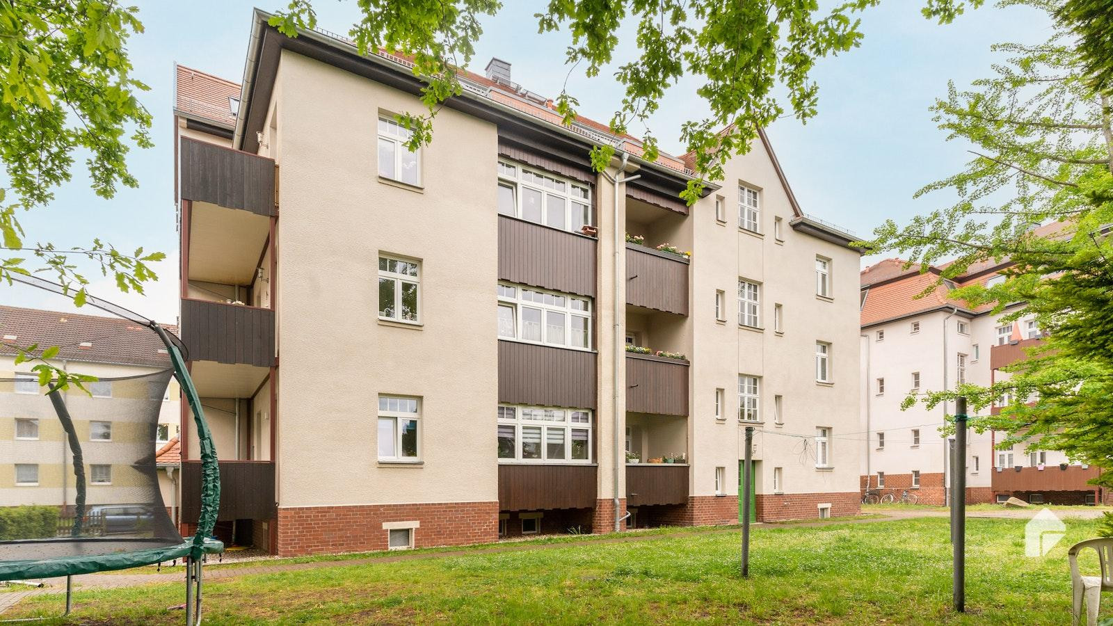Dachgeschosswohnung mit Loggia | Einbauküche | Seenähe | bezugsfrei | provisionsfrei – 4249 Leipzig(Knautkleeberg-Knauthain) – Vorschaubild 2