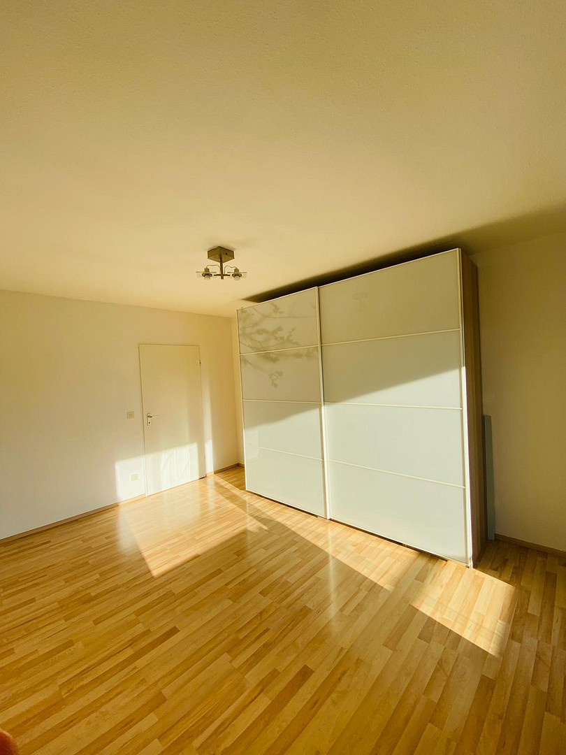 Helle 3-Zimmer-Wohnung mit Einbauküche & Aufzug & West-Loggia in München – 81927 München(Johanneskirchen) – Vorschaubild 12