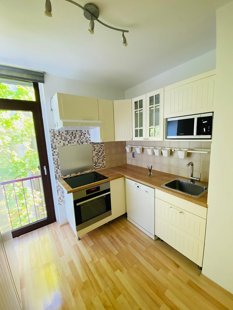 Helle 3-Zimmer-Wohnung mit Einbauküche & Aufzug & West-Loggia in München – 81927 München(Johanneskirchen) – Vorschaubild 8
