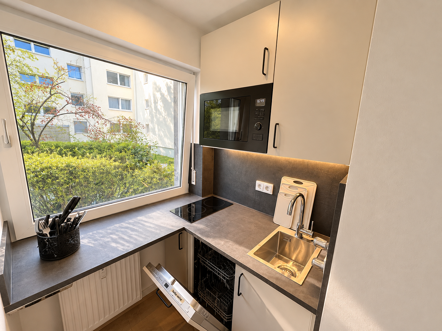 Saniert & all. incl.: Möbliertes Apartment mit exzellenter ÖPNV-Anbindung – 81379 München(Obersendling) – Vorschaubild 9