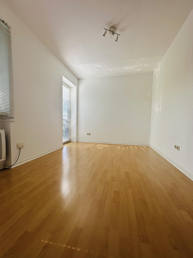 *Aufzug*EBK*Balkon*moderne Heizung* – 60528 Frankfurt(Niederrad) – Vorschaubild 2
