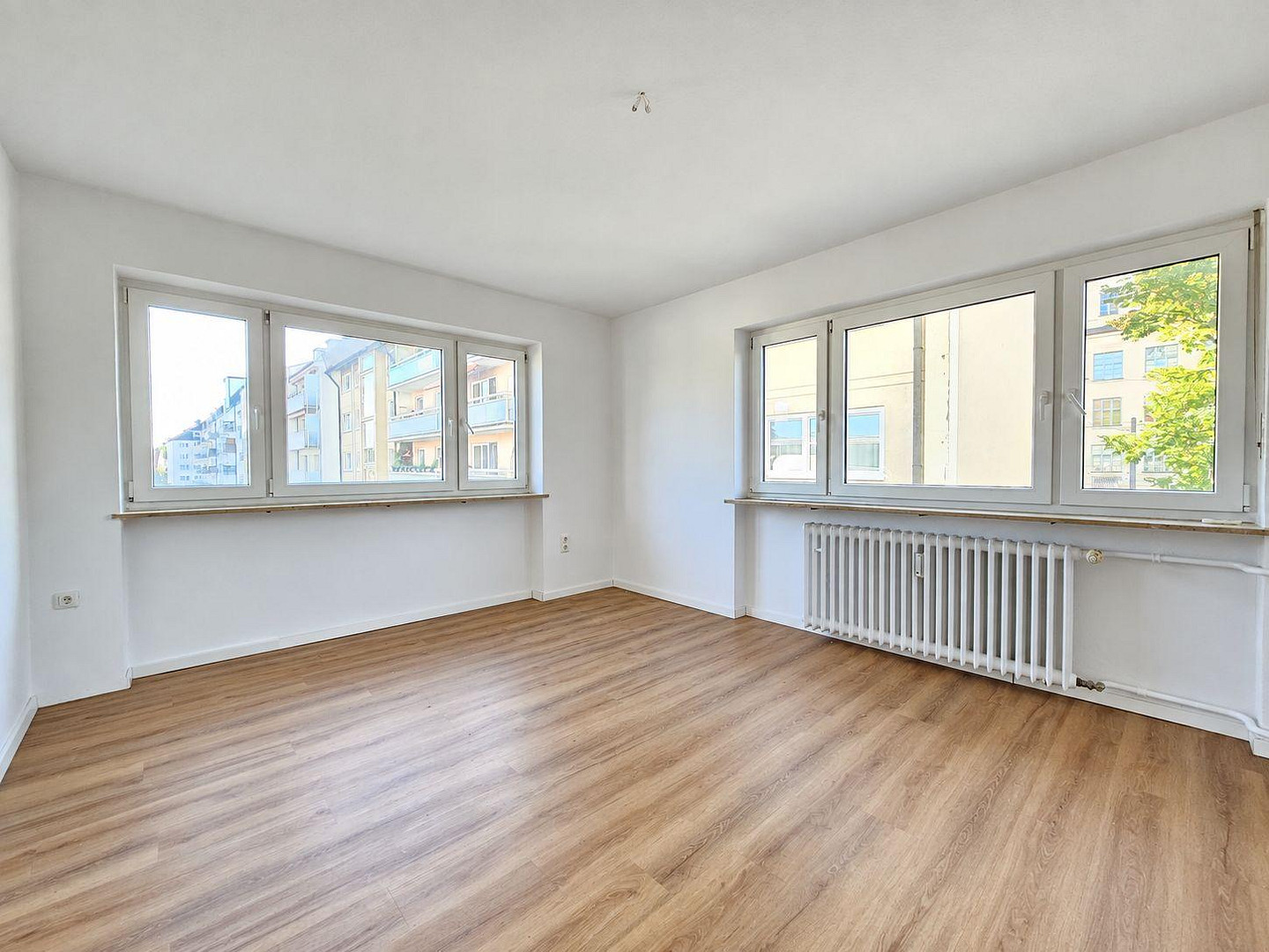 Frisch renovierte 3,5-Zimmer-Wohnung mit Balkonen in Laim – 80687 München(Laim) – Vorschaubild 3