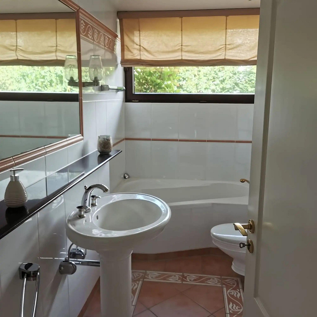 Herrliche 3-Raum-Wohnung - wunderbare Terrasse - Edle Einbauküche - TG-Stellplatz – 40470 Düsseldorf(Mörsenbroich) – Vorschaubild 7