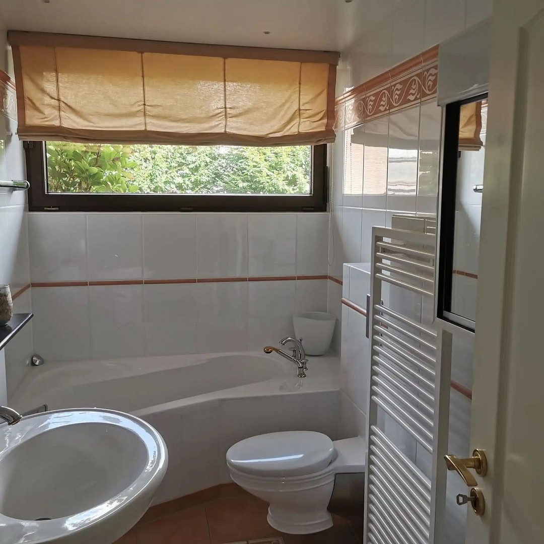 Herrliche 3-Raum-Wohnung - wunderbare Terrasse - Edle Einbauküche - TG-Stellplatz – 40470 Düsseldorf(Mörsenbroich) – Vorschaubild 8