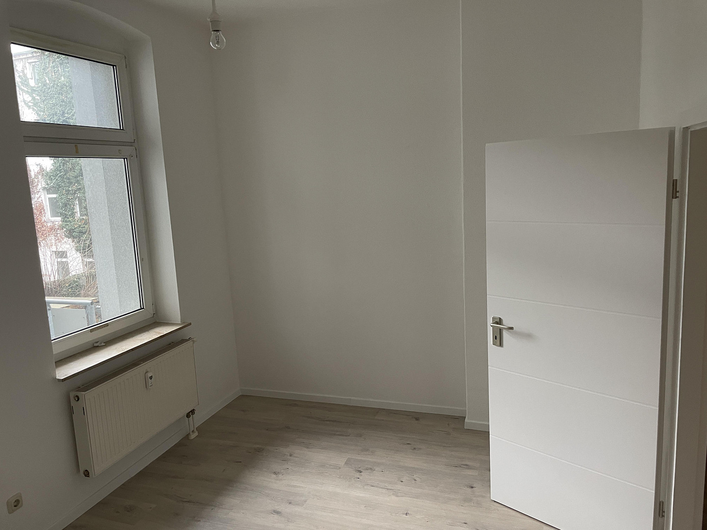 Ruhige 2-Zimmer-Wohnung mit Balkon und hochwertiger Einbauküche in Stadtfeld Ost – 39108 Magdeburg(Stadtfeld) – Vorschaubild 5
