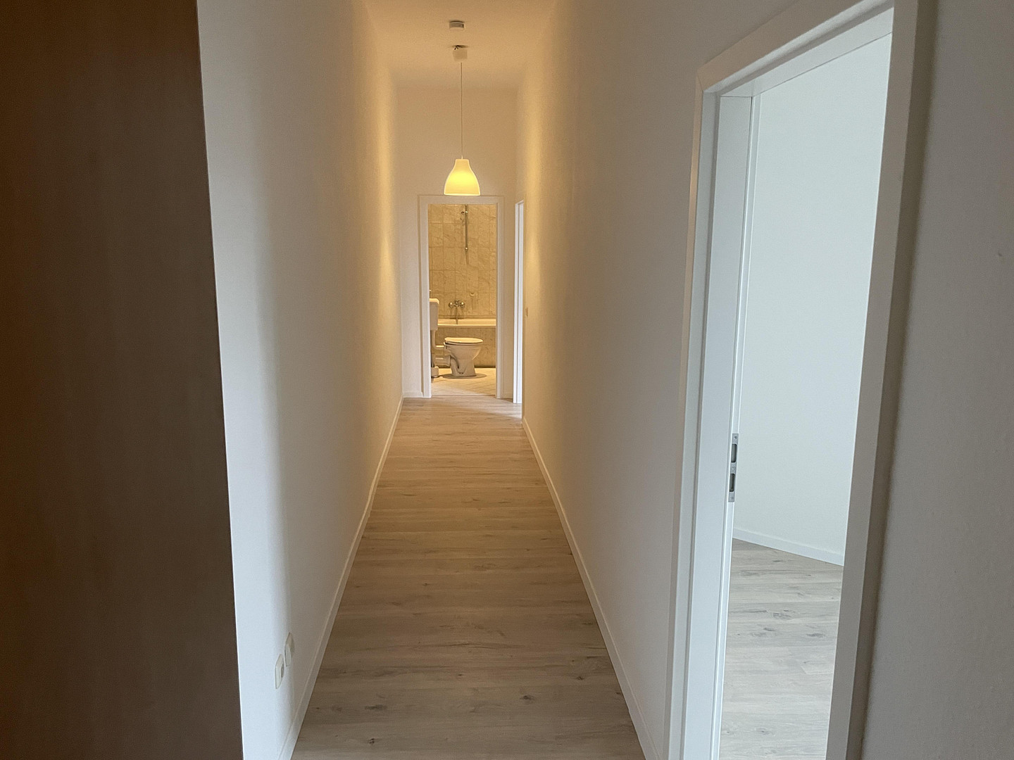 Ruhige 2-Zimmer-Wohnung mit Balkon und hochwertiger Einbauküche in Stadtfeld Ost – 39108 Magdeburg(Stadtfeld) – Vorschaubild 4