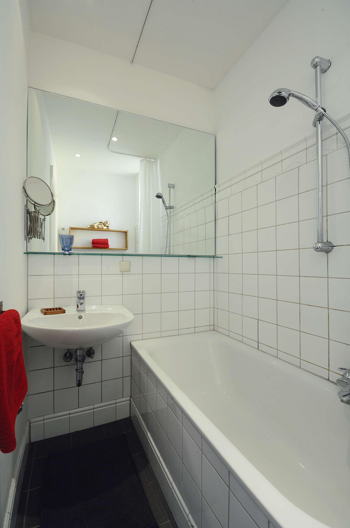 2-Zimmer-Altbauwohnung mit Balkon – voll möbliert, 57 m² in Winterhude – 22303 Hamburg(Winterhude) – Vorschaubild 15