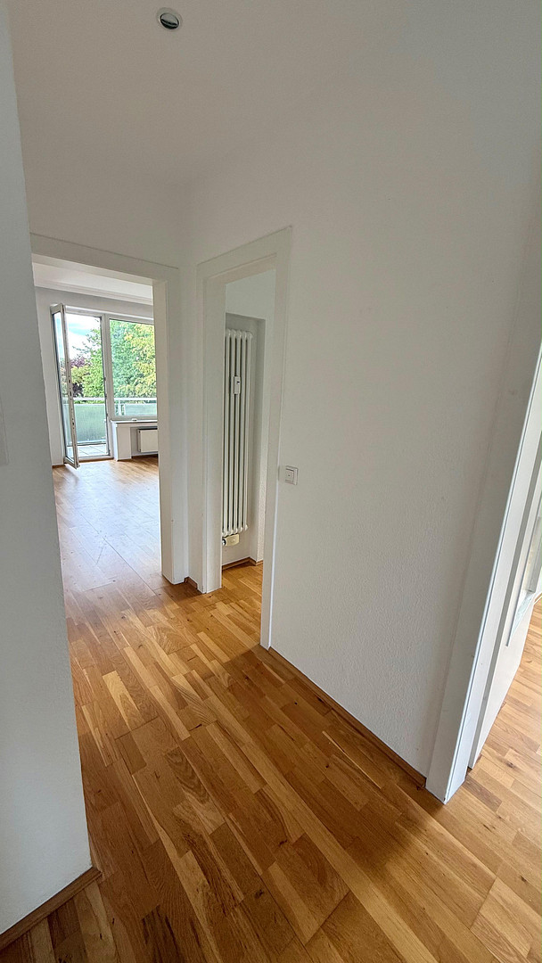 Helle 2-Zimmerwohnung mit Süd-Balkon und Blick ins Grüne – 40468 Düsseldorf(Unterrath) – Vorschaubild 2