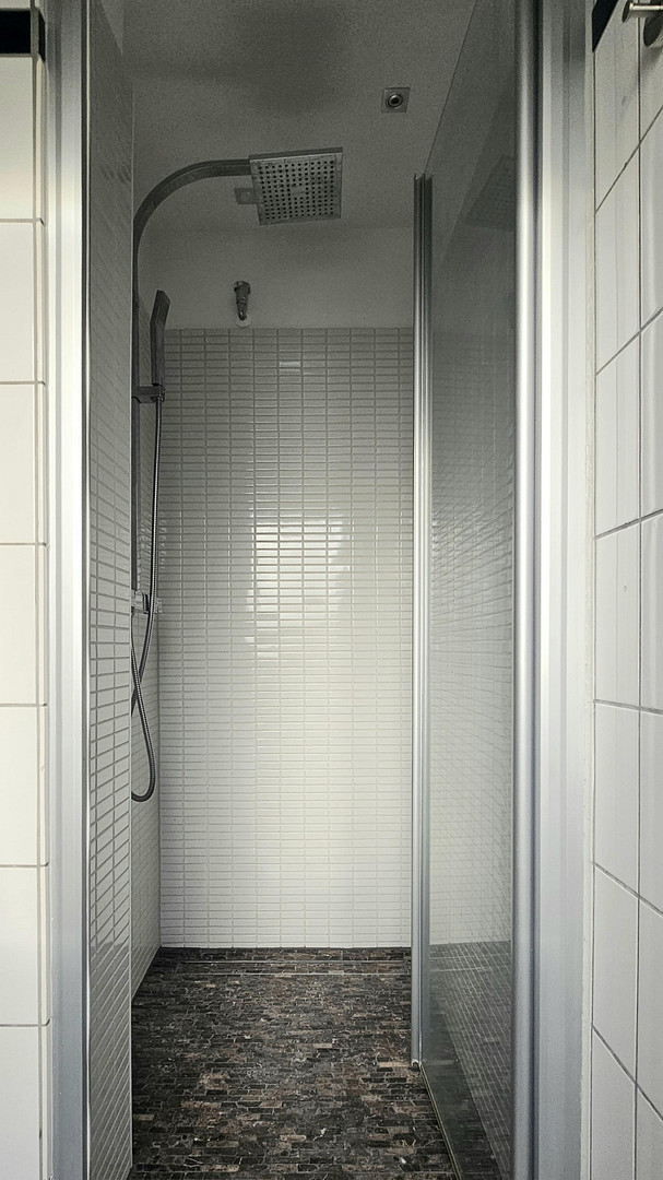 HERZSTÜCK, TEGELER SEE. Raffinierte 3 1/2 individuelle Mansarden WE mit Dachterrasse. BEZUGSFERTIG. – 13507 Berlin-Tegel(Tegel) – Vorschaubild 22