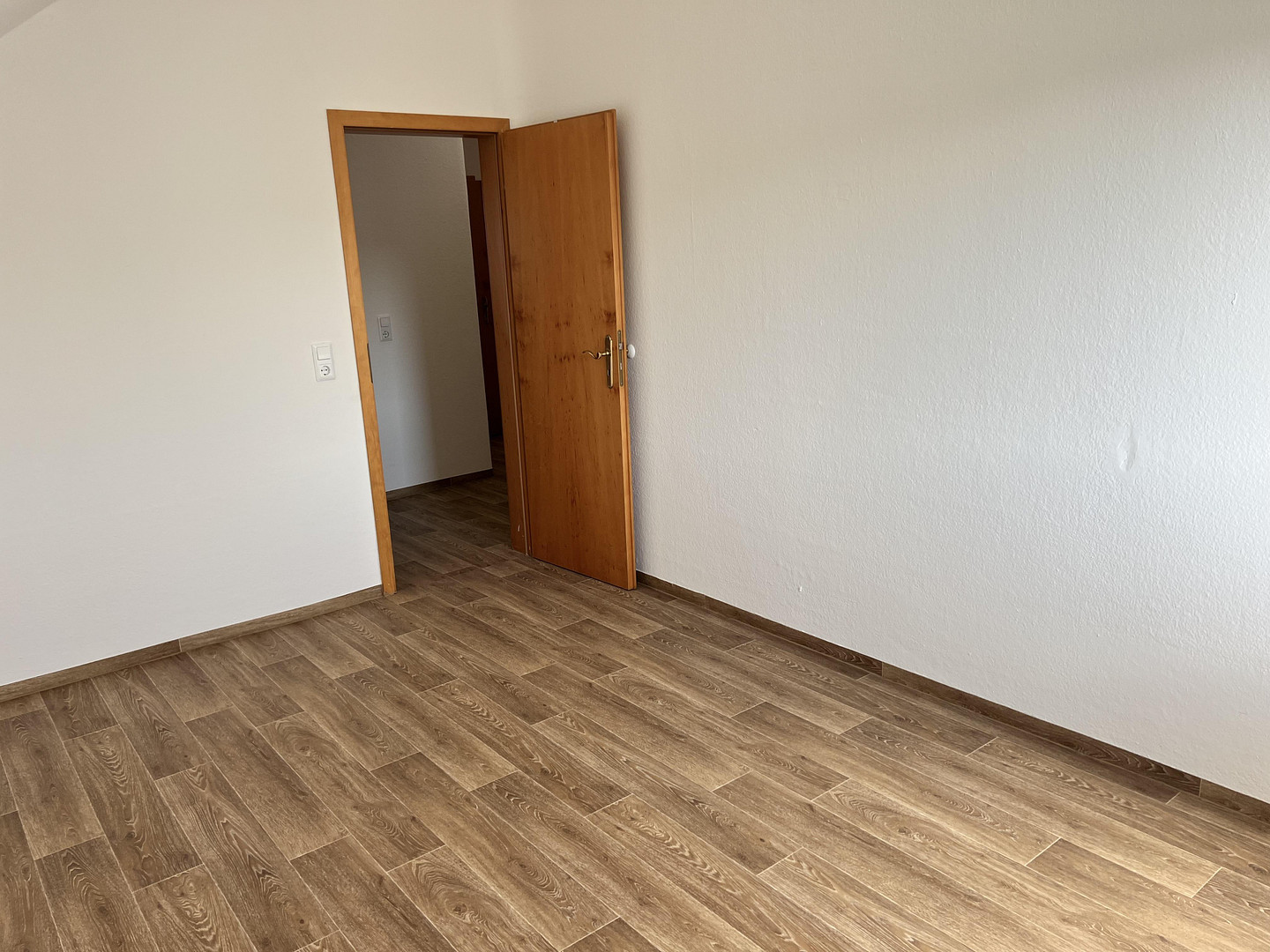 🌿 Renovierte Doppelhaushälfte mit grossem Garten und Garage in Linthe bei Berlin/ Potsdam – 14822 Linthe – Vorschaubild 24