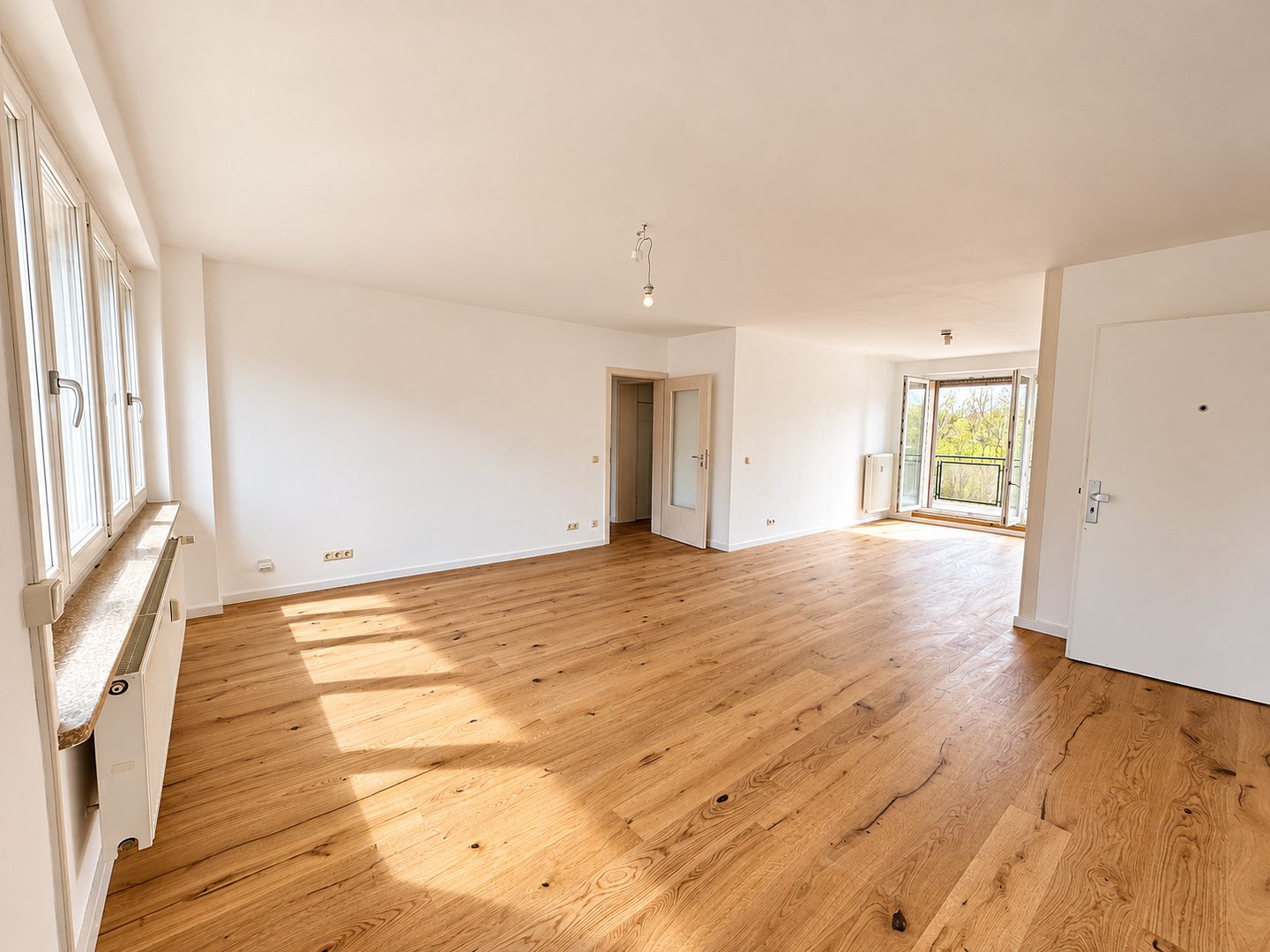 Modernisierte 3-Zimmer-Wohnung mit großem Westbalkon ins Grüne und TG – provisionsfrei – 86157 Augsburg(Pfersee) – Vorschaubild 3