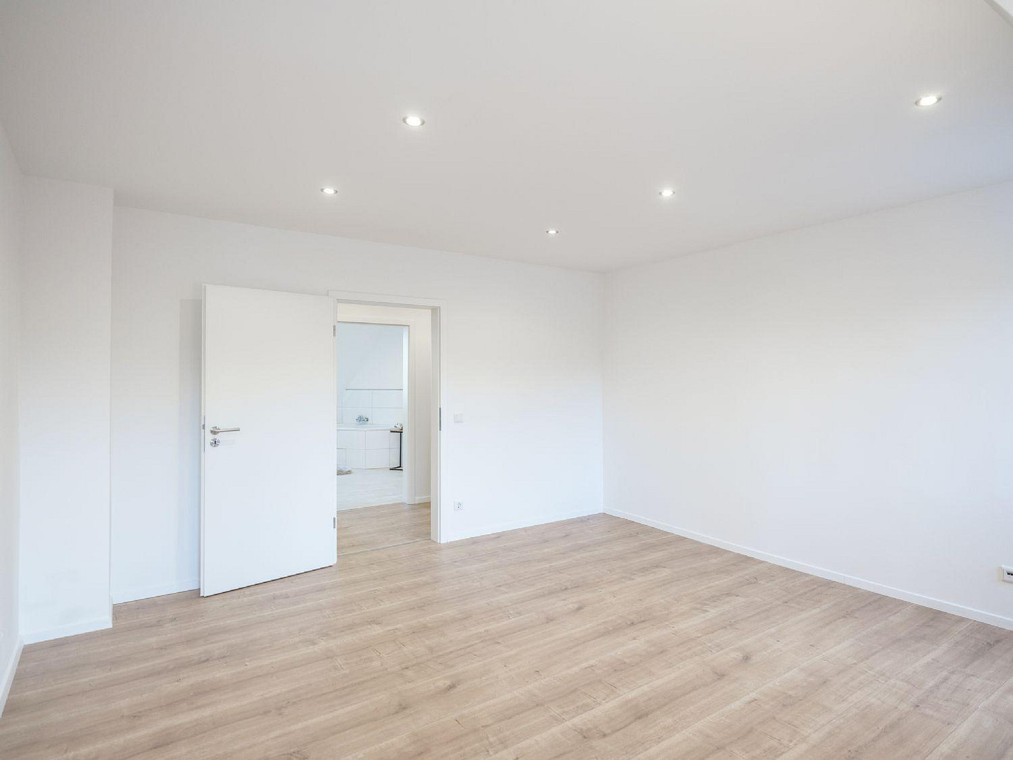 Schöne großzügige 4 Zi mit über 100 m2 – 90439 Nürnberg(St. Leonhard) – Vorschaubild 16