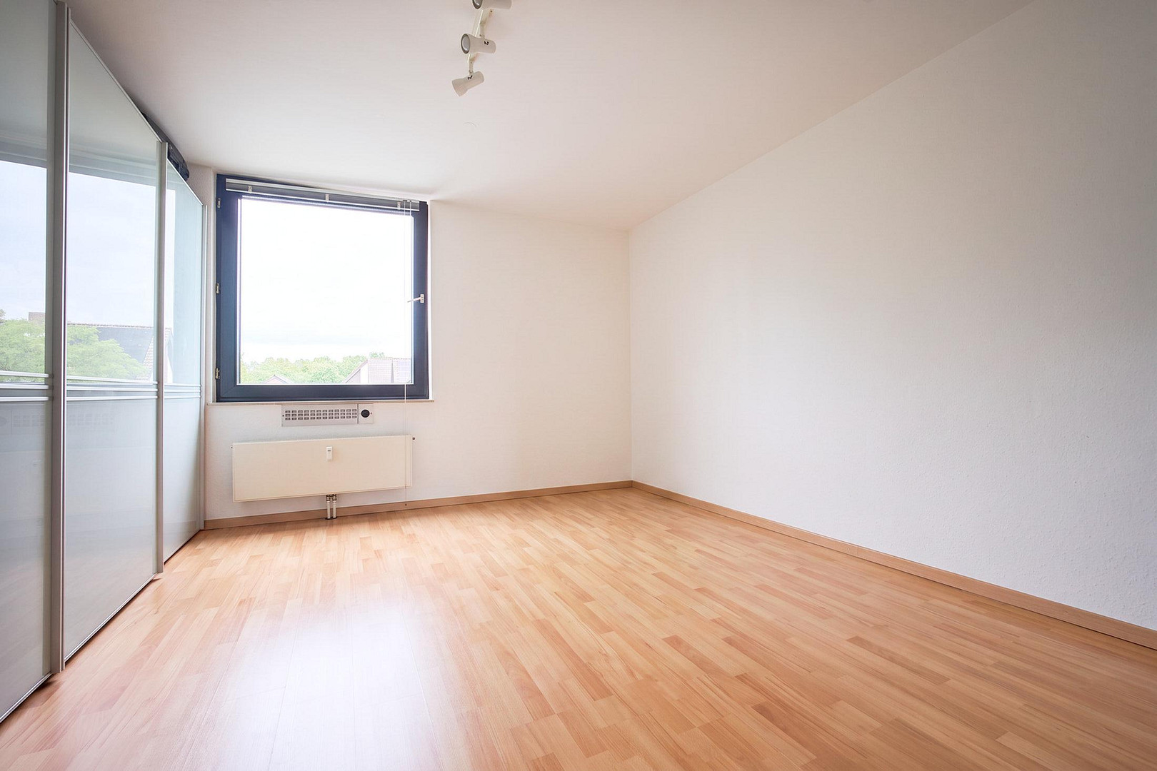 Charmante 3-Zimmer Wohnung mit Balkon und TG-Stellplatz – 40597 Düsseldorf(Benrath) – Vorschaubild 7