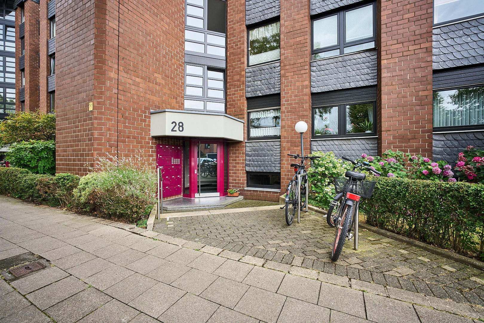 Charmante 3-Zimmer Wohnung mit Balkon und TG-Stellplatz – 40597 Düsseldorf(Benrath) – Vorschaubild 14