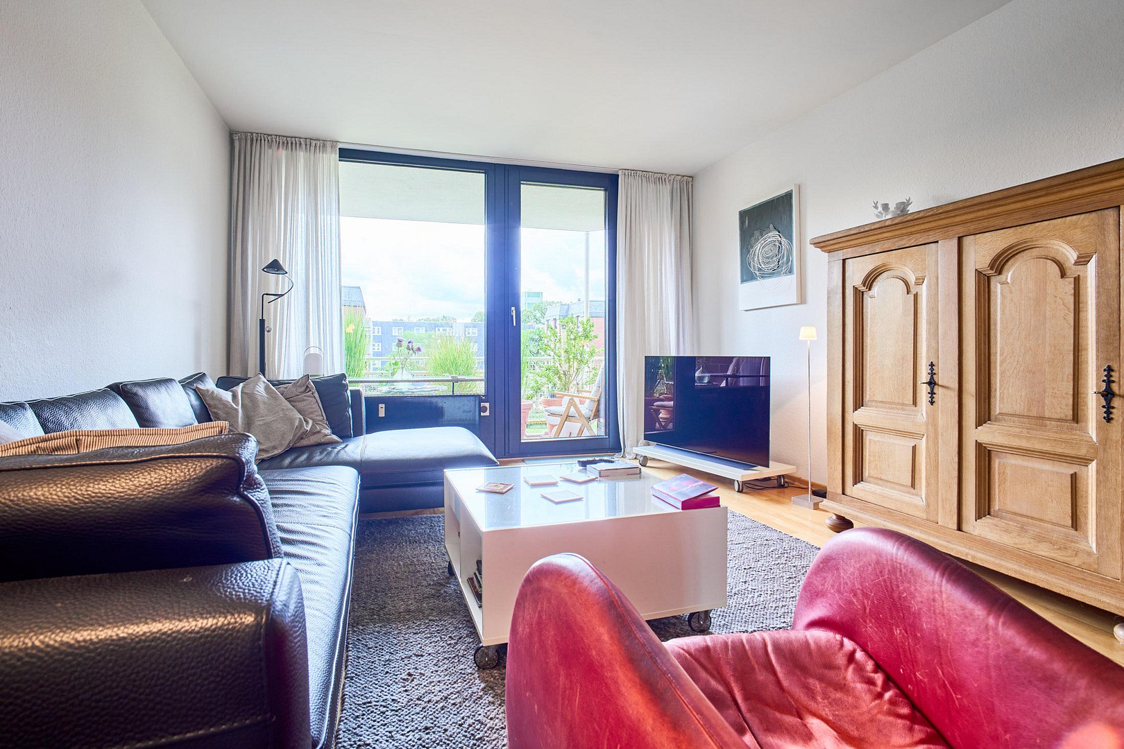 Charmante 3-Zimmer Wohnung mit Balkon und TG-Stellplatz – 40597 Düsseldorf(Benrath) – Vorschaubild 2