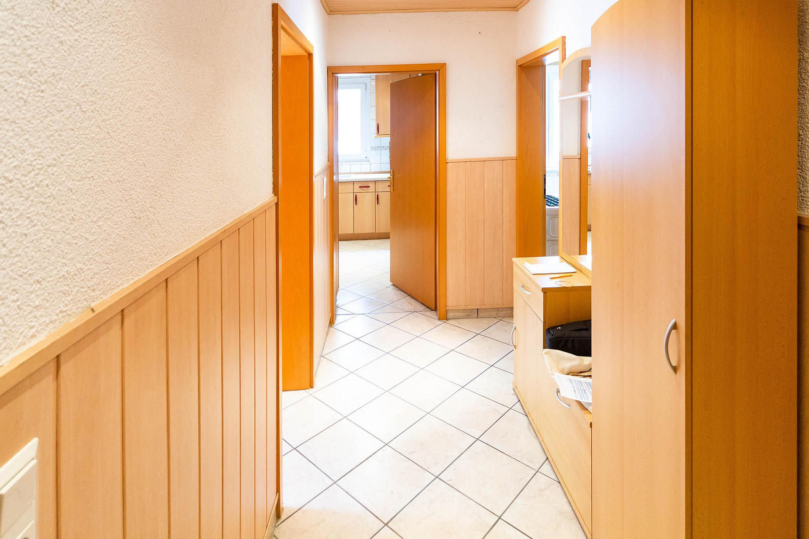 Großzügige 4-Zimmer-Wohnung mit Einbauküche – 72805 Lichtenstein Unterhausen(Unterhausen) – Vorschaubild 4