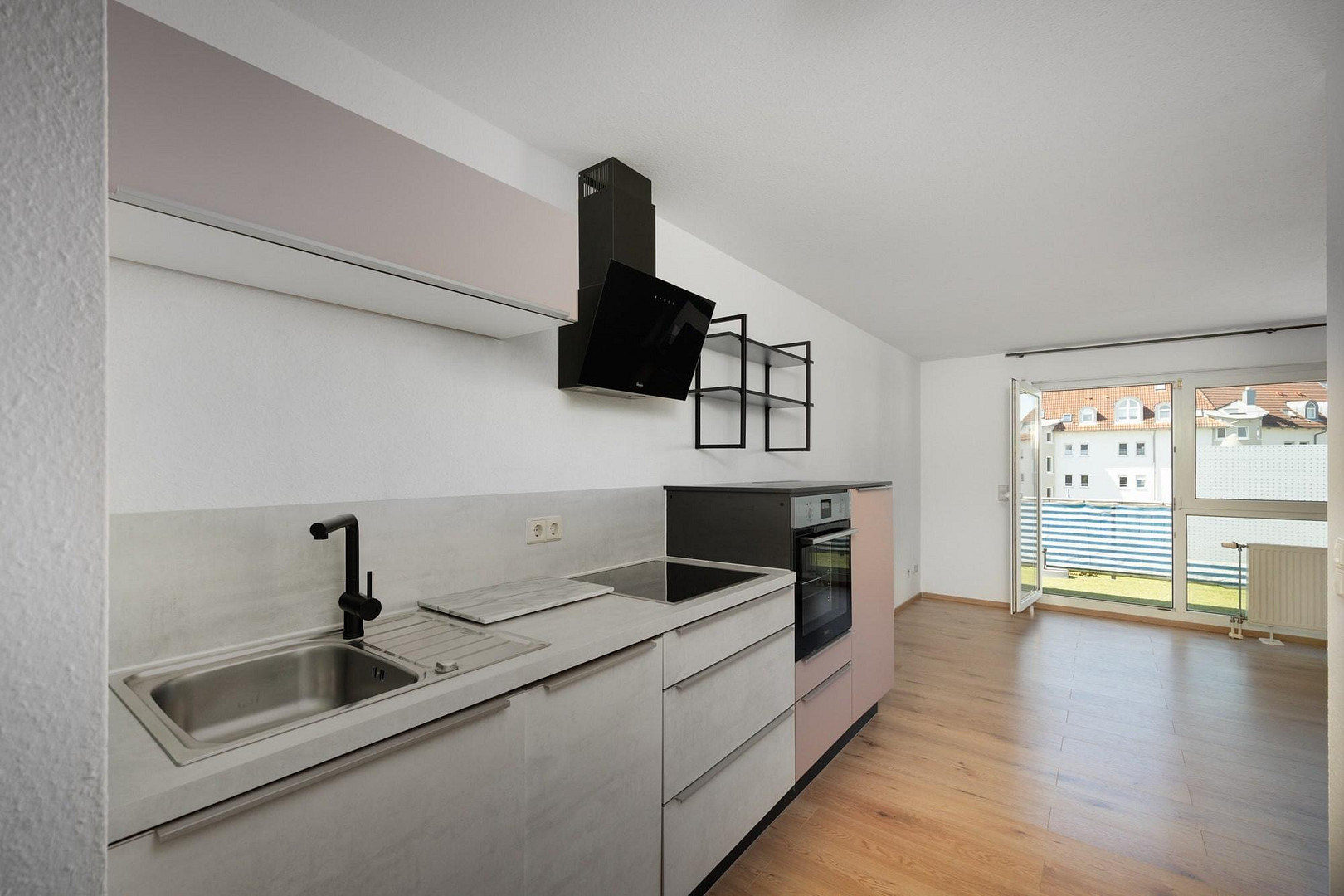 Attraktive 1-Zimmer Wohnung mit Balkon in ruhiger Lage von Laupheim – 88471 Laupheim – Vorschaubild 2