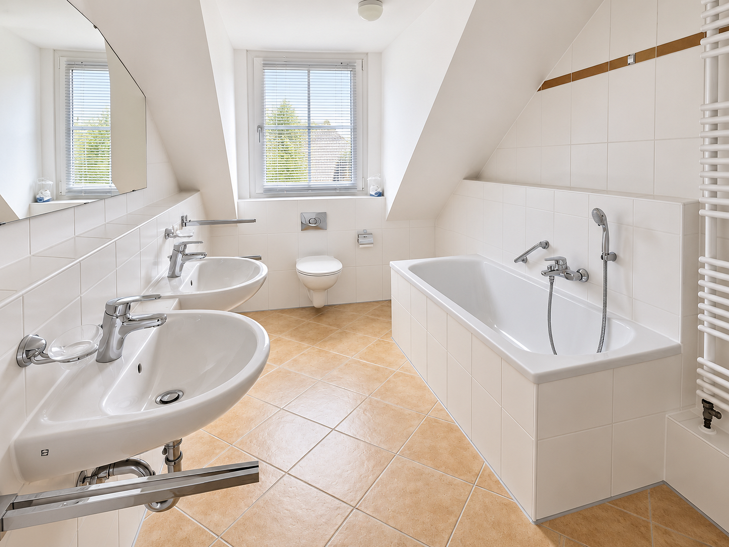 Schöne DG-Wohnung mit Einbauküche und Garten im Herzen Haar's – 85540 Haar – Vorschaubild 8