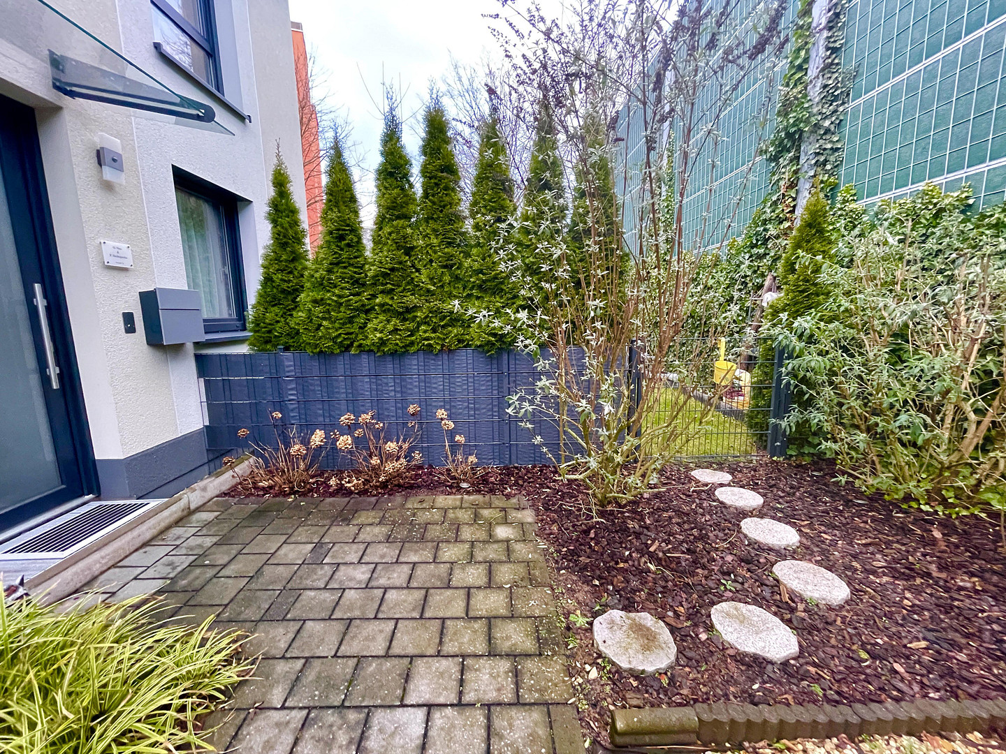 Modernes & Energieeffizientes Reihenendhaus mit großem Garten – 63128 Dietzenbach – Vorschaubild 2