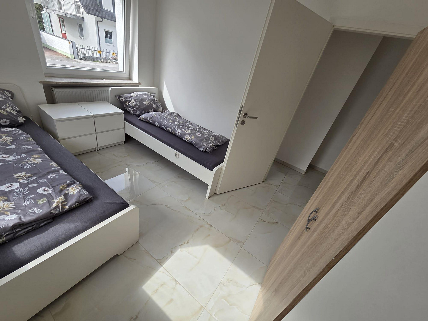 2 luxuriöse Monteurwohnungen – komfortabel und modern – 84061 Ergoldsbach – Vorschaubild 14