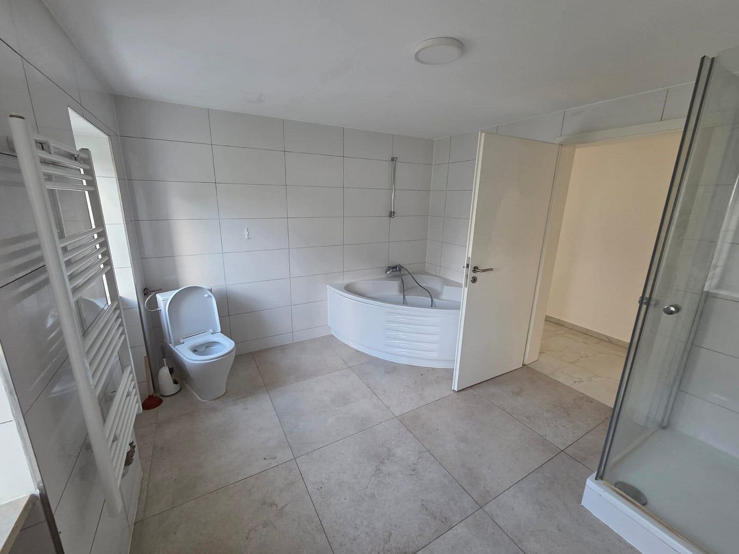 2 luxuriöse Monteurwohnungen – komfortabel und modern – 84061 Ergoldsbach – Vorschaubild 4