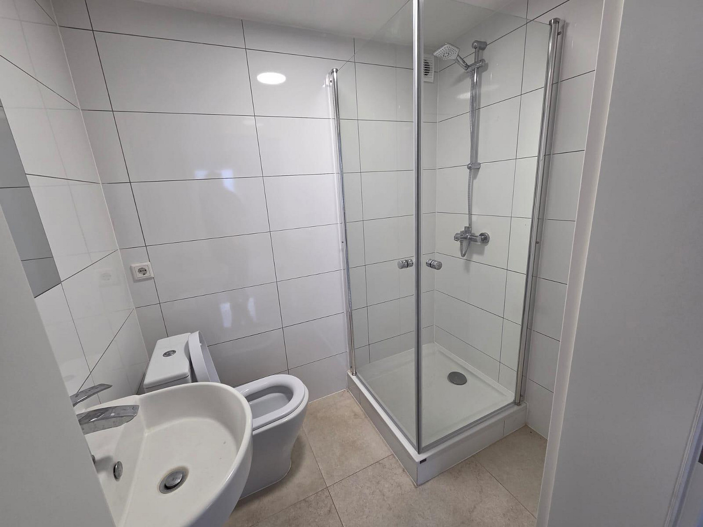 2 luxuriöse Monteurwohnungen – komfortabel und modern – 84061 Ergoldsbach – Vorschaubild 5