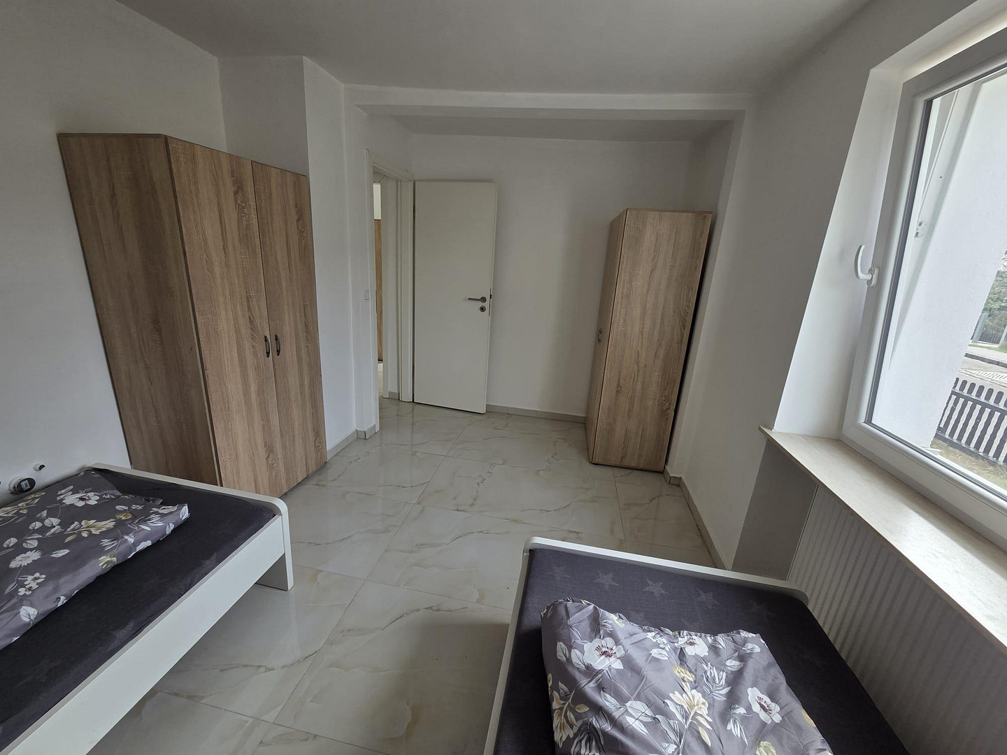 2 luxuriöse Monteurwohnungen – komfortabel und modern – 84061 Ergoldsbach – Vorschaubild 13