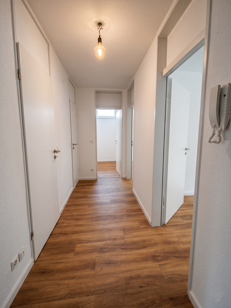 Flur (von der Wohnungstür aus)