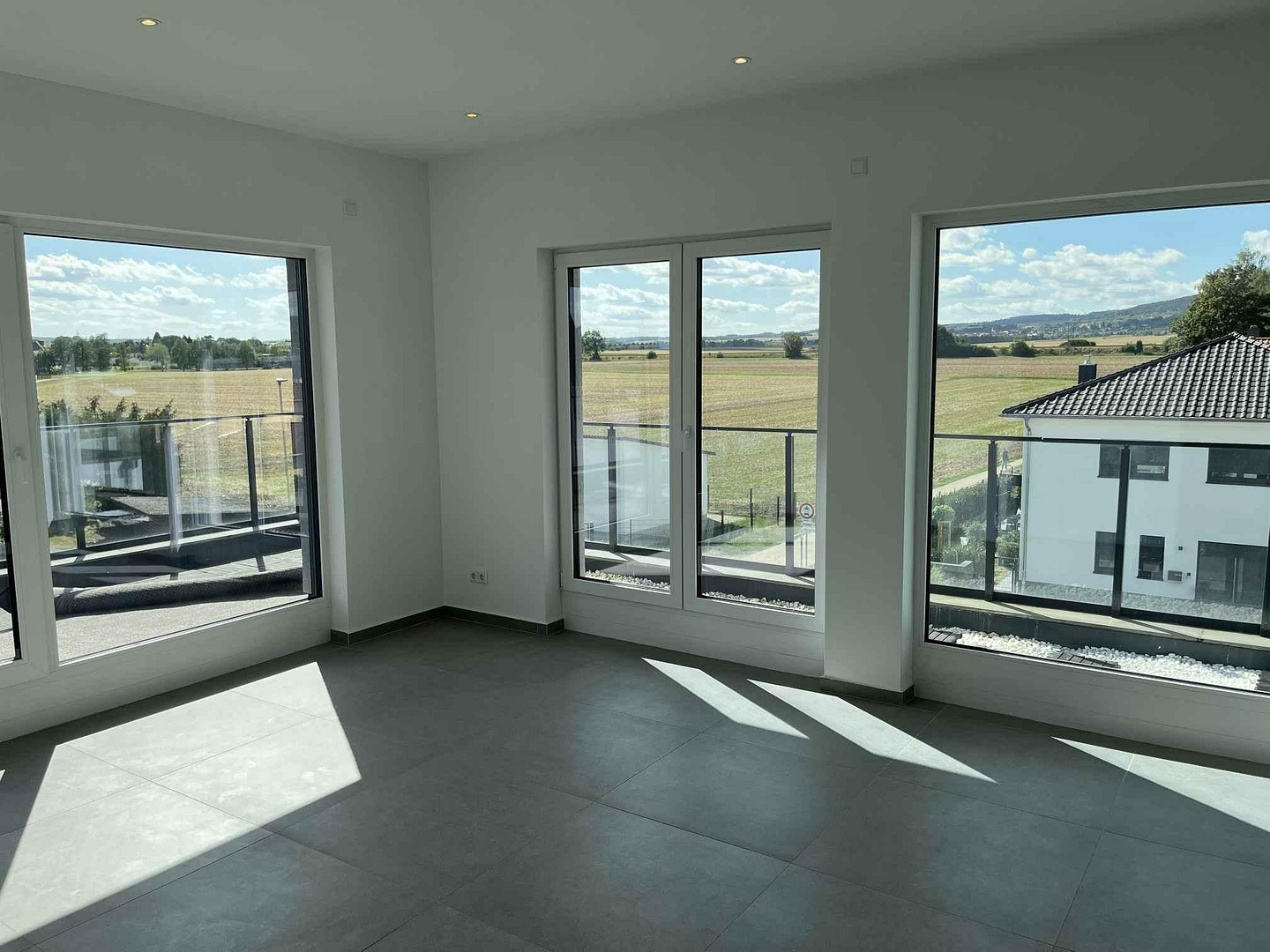 Smartes Bauhaus-Anwesen mit Penthouse. Fernblick. Feldrandlage. – 35510 Butzbach(Nieder-Weisel) – Vorschaubild 22