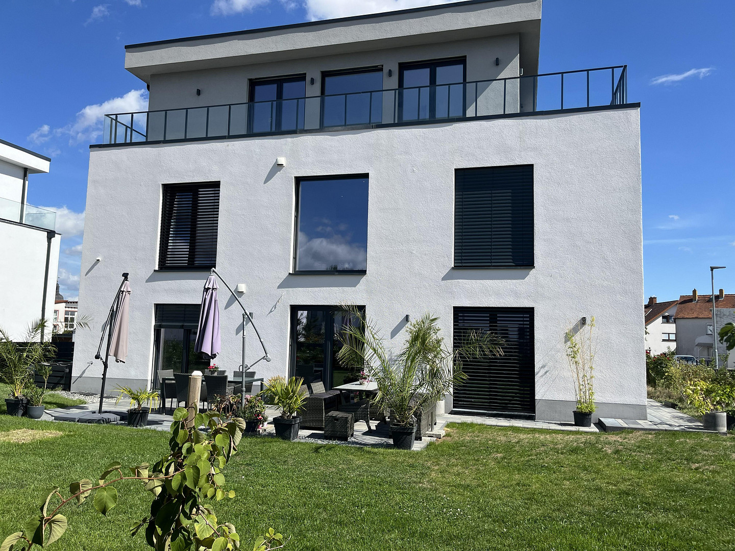 Smartes Bauhaus-Anwesen mit Penthouse. Fernblick. Feldrandlage. – 35510 Butzbach(Nieder-Weisel) – Vorschaubild 3