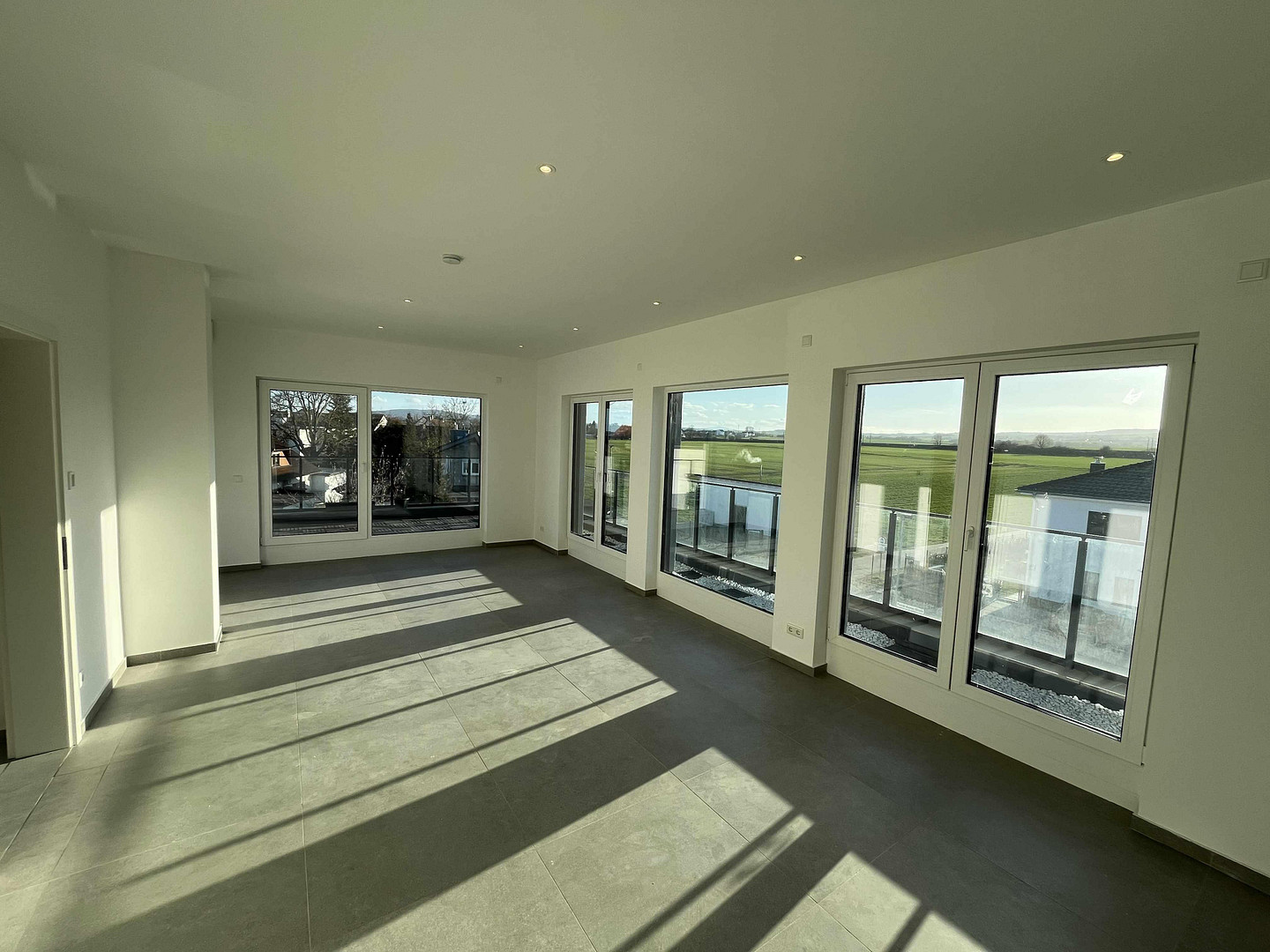 Smartes Bauhaus-Anwesen mit Penthouse. Fernblick. Feldrandlage. – 35510 Butzbach(Nieder-Weisel) – Vorschaubild 21