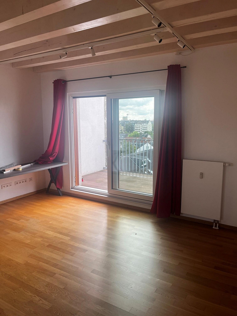 2-Zimmer-Penthouse-Wohnung mit Balkon